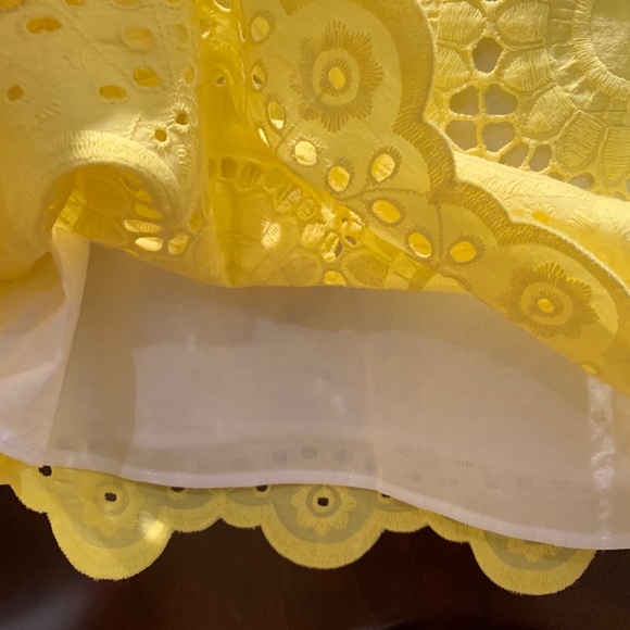 Authentic Lilly Pulitzer Small Scalloped Lace Top. - Picture 4 of 8